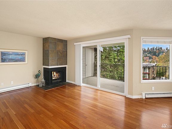 4th image of 430 Bellevue Way SE APT 206