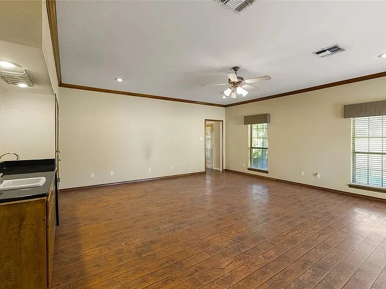 14810 Beal Dr — Photo 4