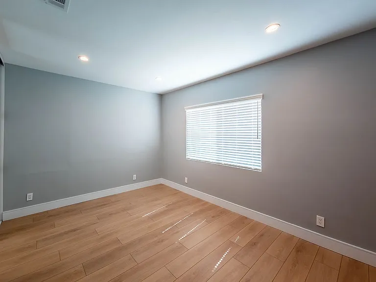 6454 Gentry Ave — Photo 18