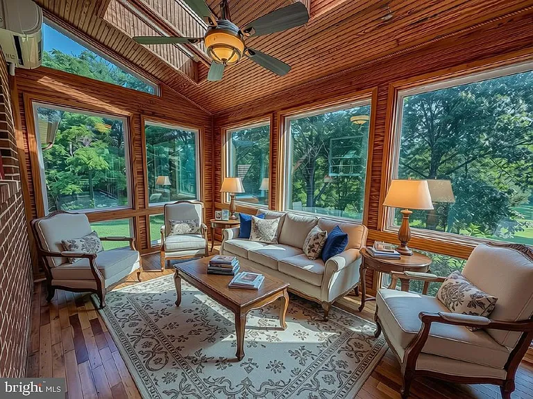 11 Hickory Ln — Photo 18
