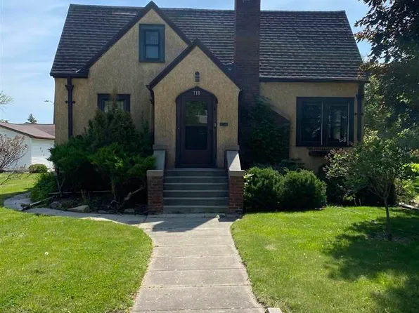 718 6th St N, Saint James, MN 56081