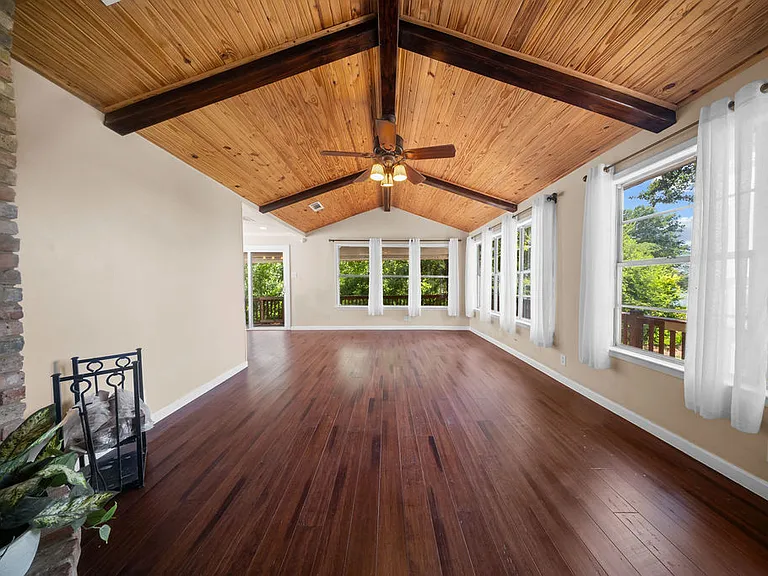 203 Farmer Dr — Photo 10