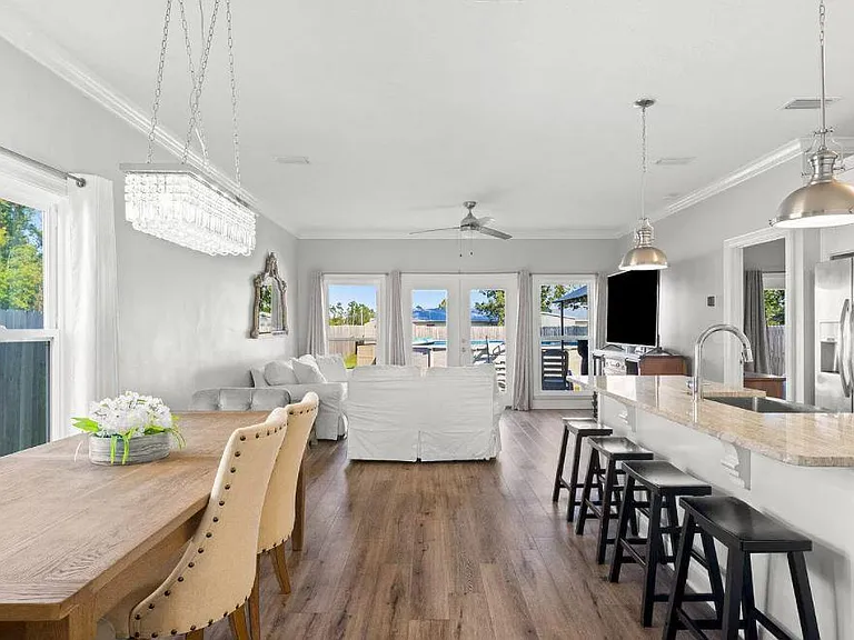 505 Emerald Coast Dr — Photo 4