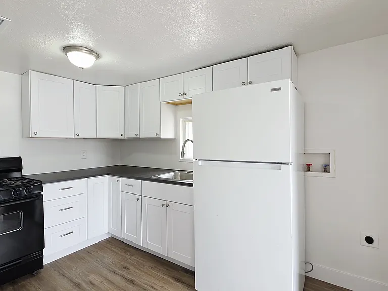 426 S Navajo St #428 — Photo 4