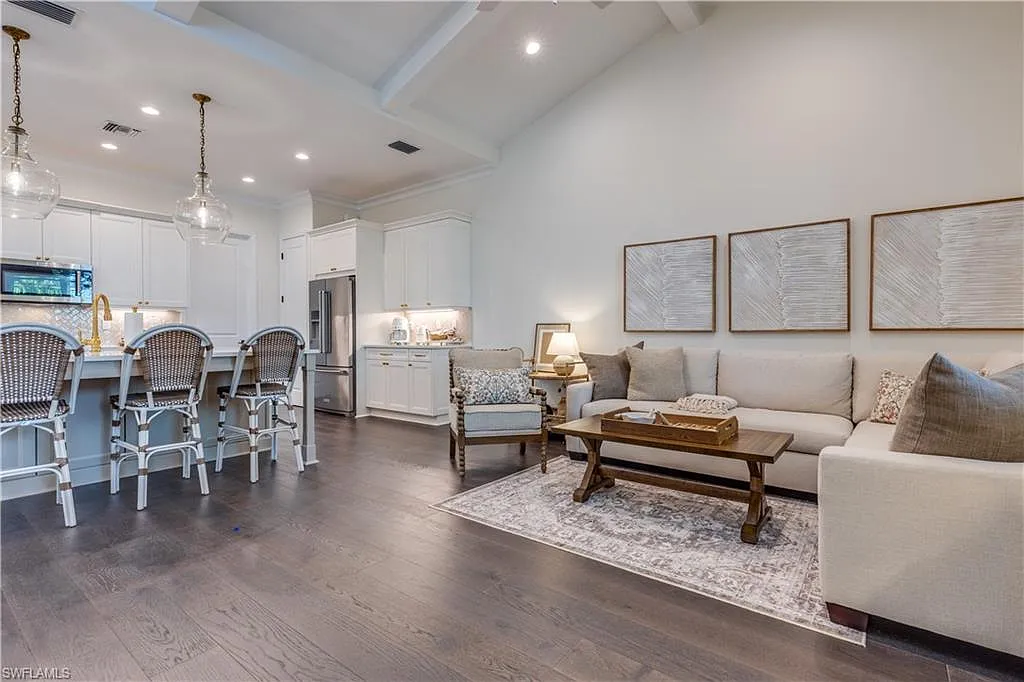 2 bed, 2.0 bath, 1308 sqft, $7,500 — Photo 3
