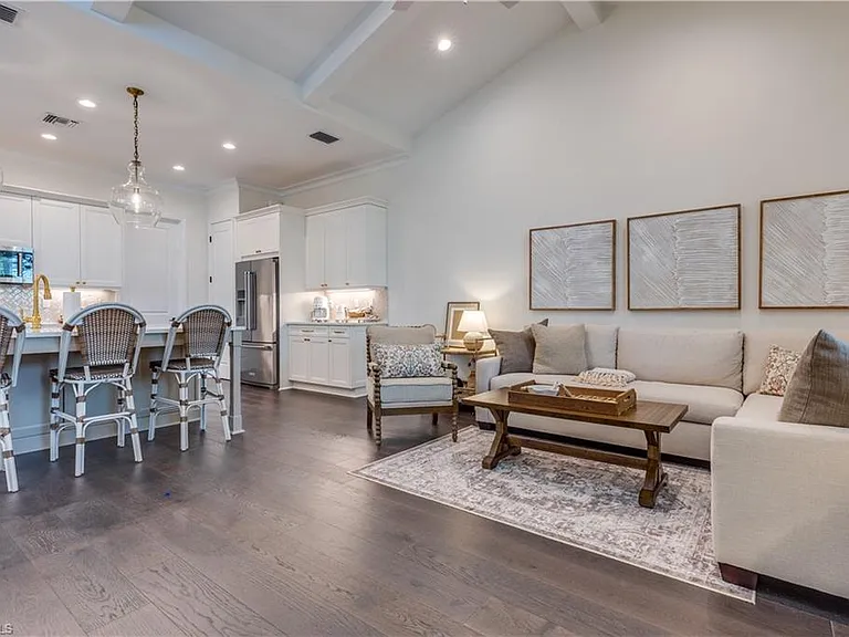 7213 Saona Ct — Photo 3