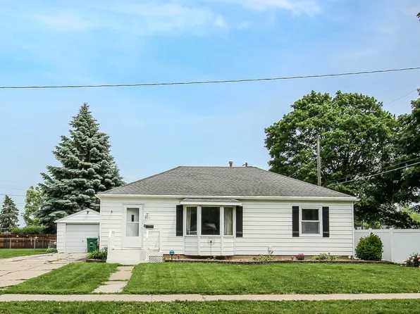 621 SW Southlawn Cir, Ankeny, IA 50023