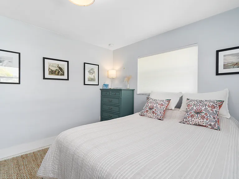 330 N Tessier Dr — Photo 20