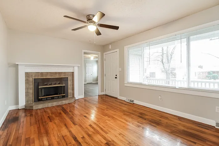 3 bed, 2.0 bath, 1253 sqft, $1,825 — Photo 3