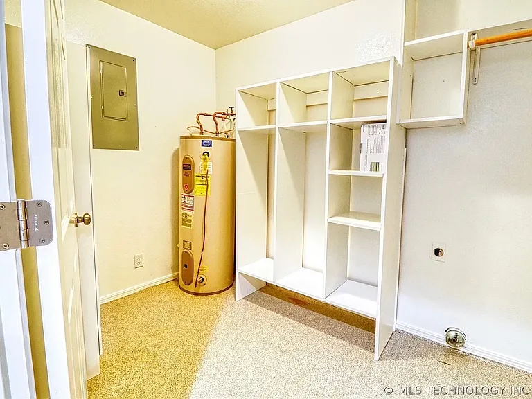 107 Hillside Ln — Photo 13