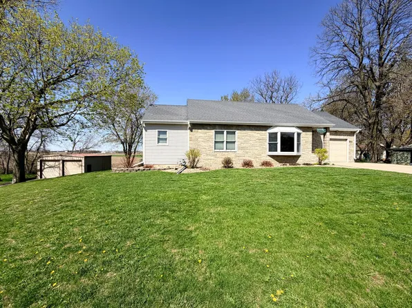 622 Woodcrest Ave, Worthington, MN 56187