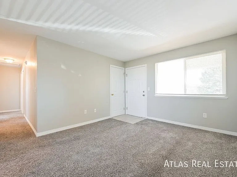 960 Bishop Ct #A — Photo 4