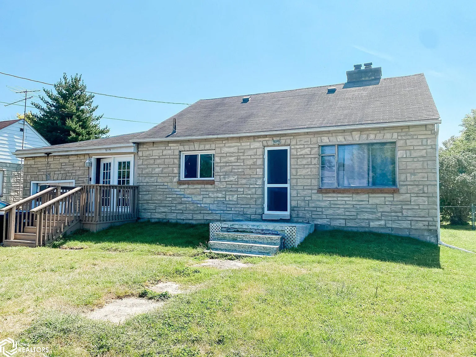 919 Park Ave photo 1