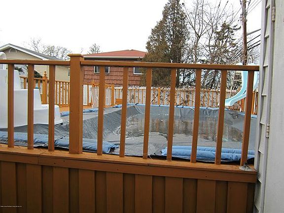 5th image of 162 Warwick Ave