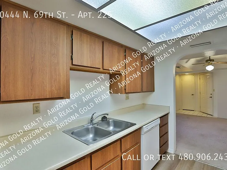 10444 N 69th St #225 — Photo 10