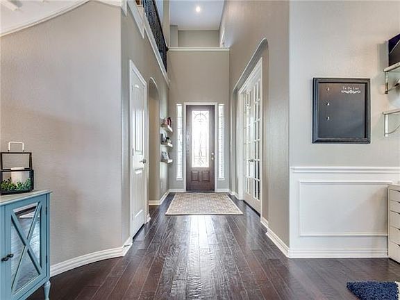 4th image of 2312 Emerald Lake Ln