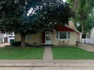 1219 Pleasant St, Hastings, NE 68901