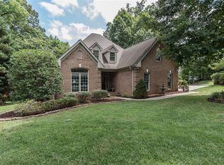 504 McKenzie Ct, Whitsett, NC 27377
