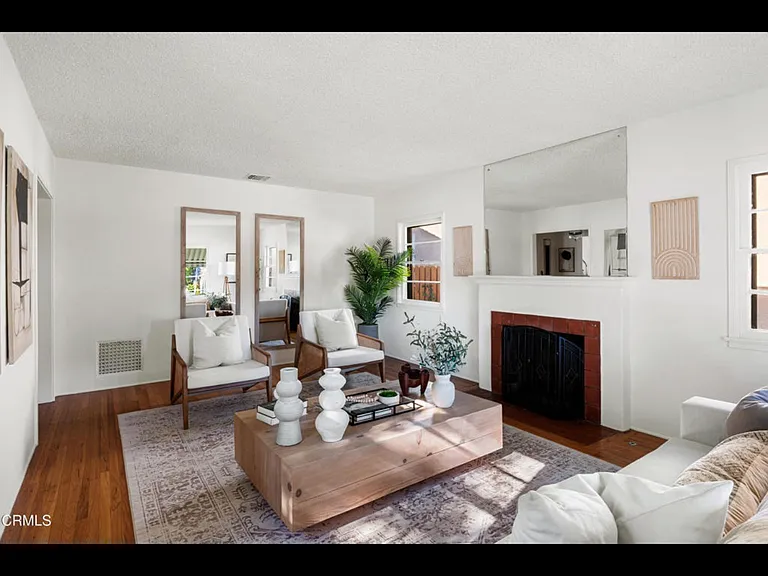 1563 Valencia Ave — Photo 35