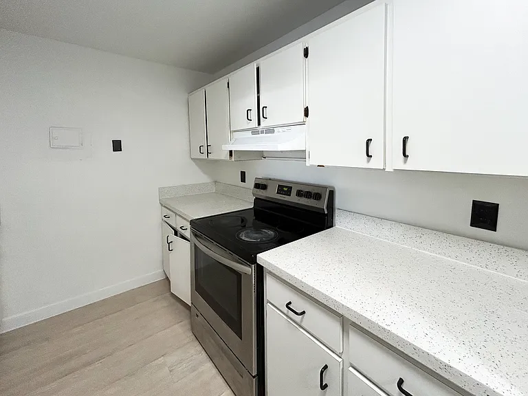 888 NE 132nd St — Photo 6