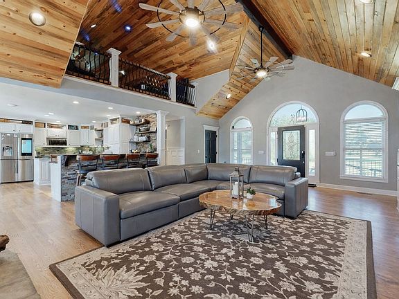 12th image of 2622 Poplar Knoll Dr