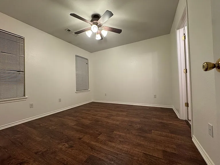 1584 N Willowbrook Dr — Photo 15