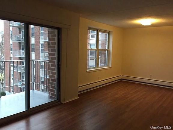 2nd image of 35 Park Ave APT 4K