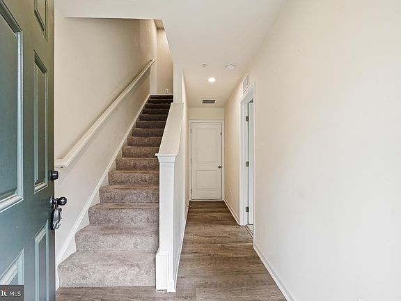 3rd image of 9556 Autumn Berry Pl