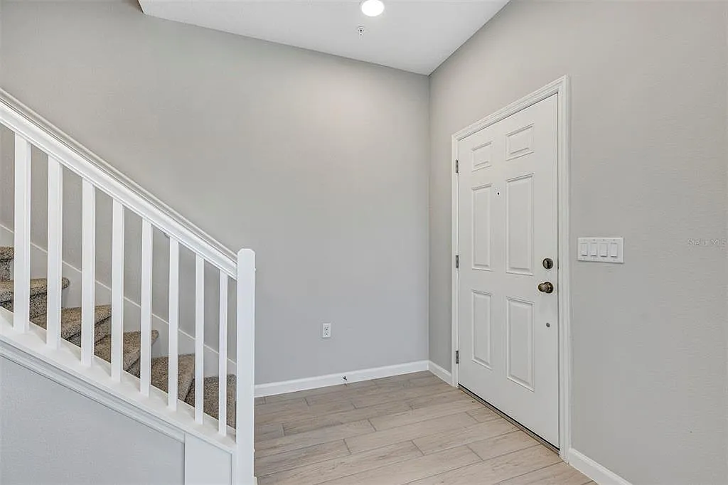 3 bed, 2.5 bath, 1835 sqft, $2,750 — Photo 3