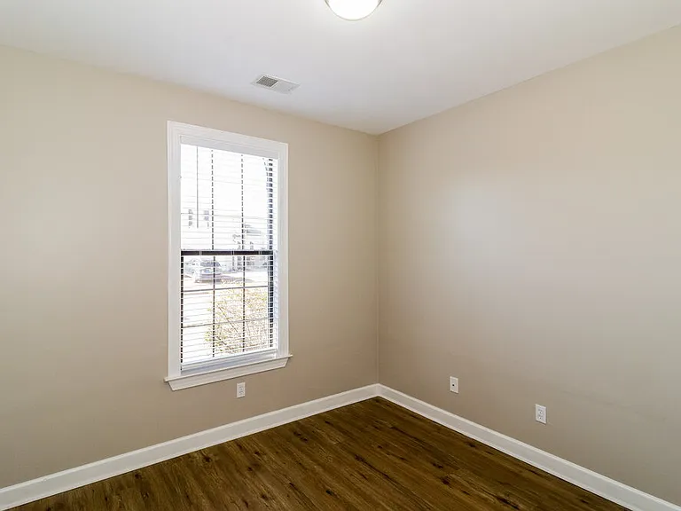 1386 Sawmill Creek Ln — Photo 12