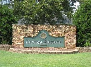 100 Central Heights Dr, Carrollton, GA 30116