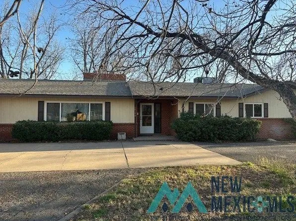 1415 S Country Club Cir, Carlsbad, NM 88220