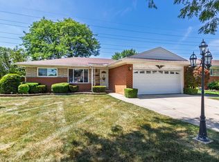 27309 Huntington Dr, Warren, MI