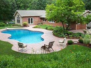 6222 Johnston Rd, Albany, NY 12203