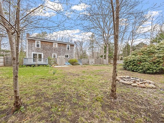 3rd image of 128 Quaker Meeting House Rd