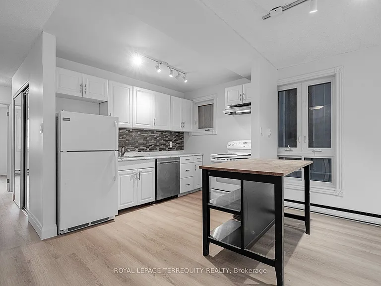 41 Summerhill Ave #2 — Photo 10