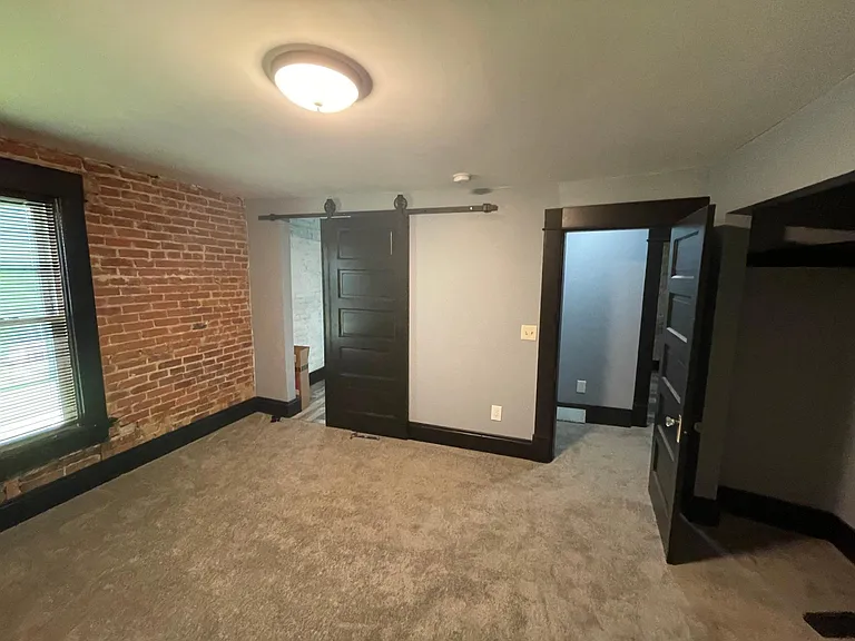 272 S Green St — Photo 10