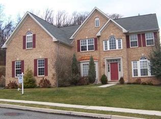 25 Hunters Hill Dr, Morgantown, PA 19543