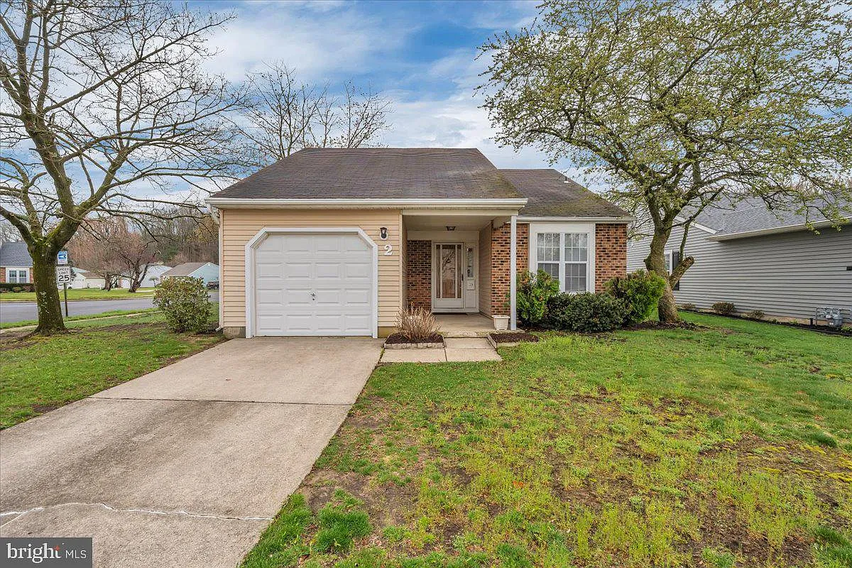 2 Emory Ln photo 1