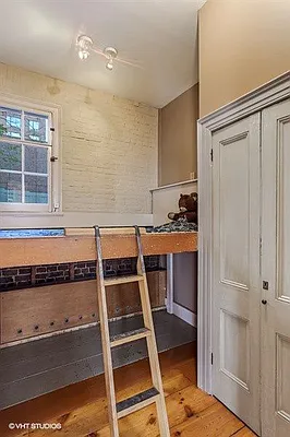 Rented by Erica Sullivan, LREB | media 4