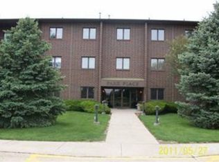 2005 Spring St APT 306, Grinnell, IA 50112