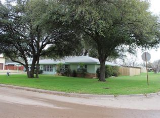1307 W Elliott St, Breckenridge, TX 76424