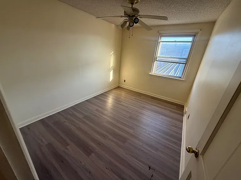 2122 Oakmont St — Photo 5