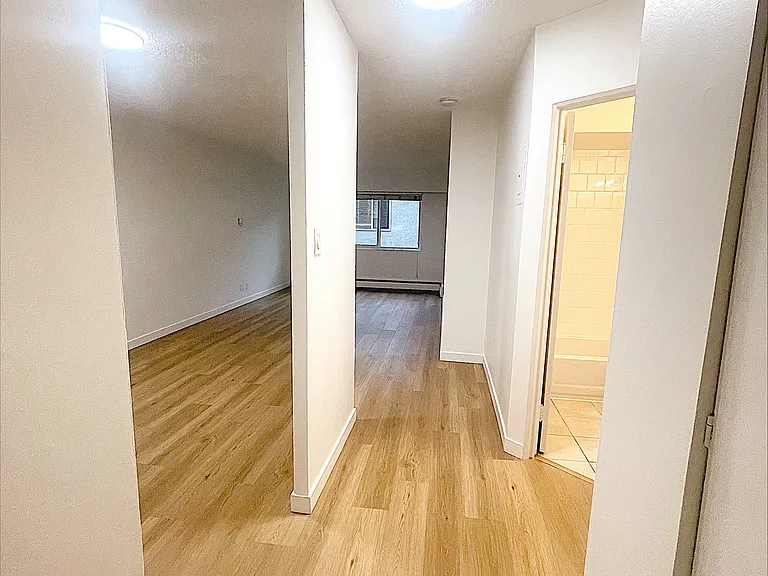 2228 Franklin St #315 — Photo 5