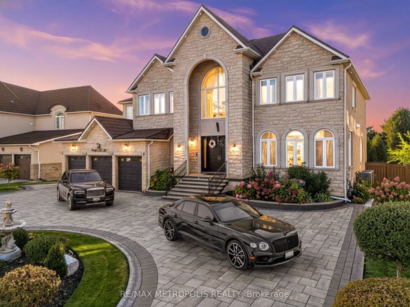 9 Alai Cir, Markham, ON L3R 1E2