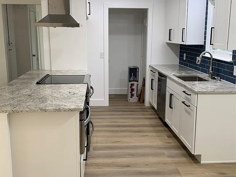 3503 Roanoke Dr — Photo 5