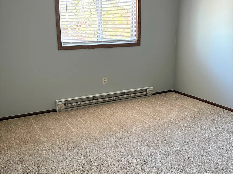 Allan Avenue Apartments — Photo 20