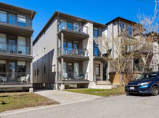 427 Ravenhill Ave #2, Ottawa, ON K2A 0J7