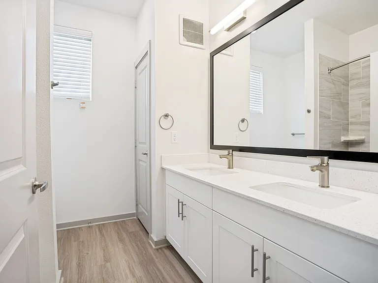 Jefferson Arbor Townhomes — Photo 17