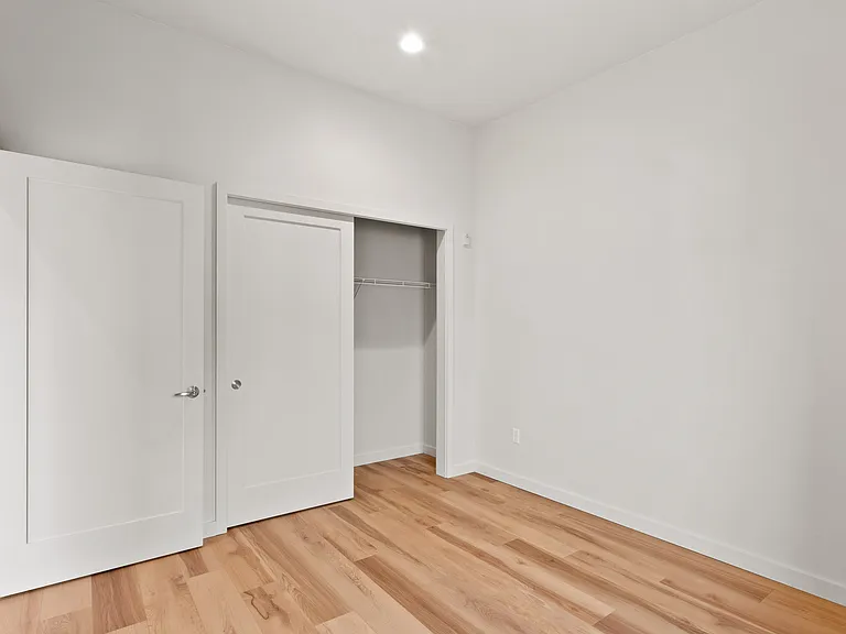 The Beverly — Photo 10